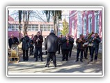18 ФЕВРУАРИ 2019 - ВЕНЦИ И ЦВЕТЯ ПРЕД БЮСТА НА АПОСТОЛА