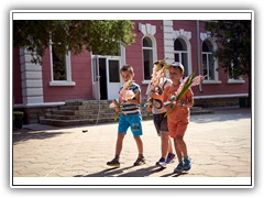 С венци и цветя отбелязахме 183 години от рождението на Апостола 