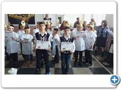 Мач по шахмат с живи фигури в СУ "В. Левски"